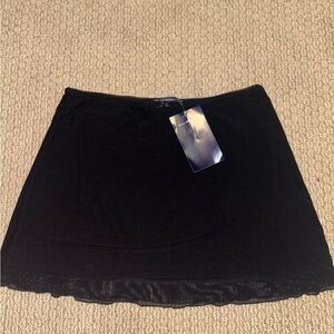 BRAND NEW WXTAGS BRANDY MELVILLE SKIRT